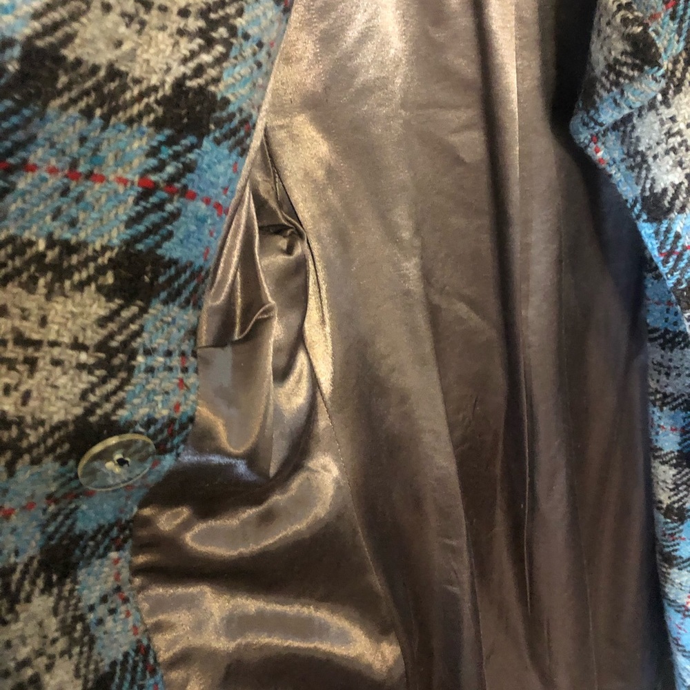 Coat - Picture 2 of 9